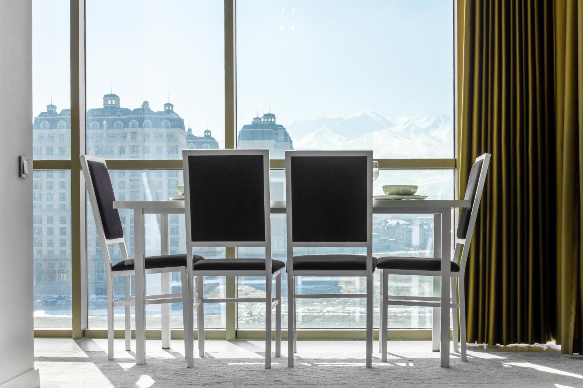 9Th And 6Th Floor Stylish Apartments With Mountainvista Бішкек Екстер'єр фото
